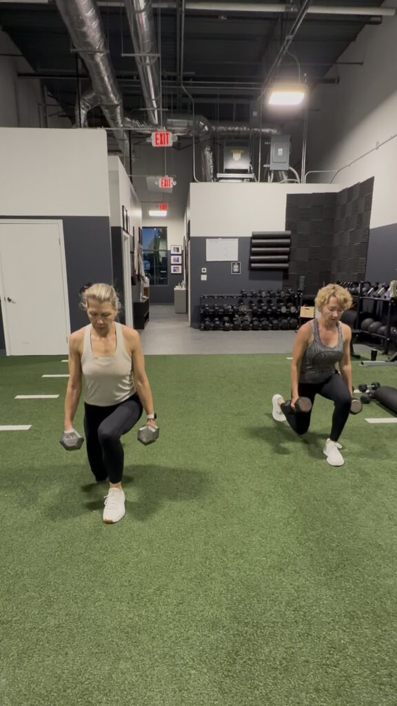 Strong moms working out, group fitness