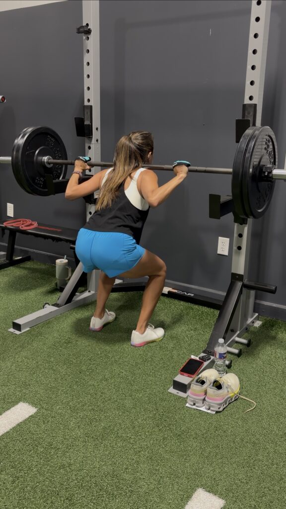 Strong moms working out, group fitness